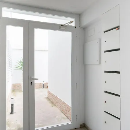 Simplistic Holiday In Cadiz Near The Beach Сasa de vacaciones