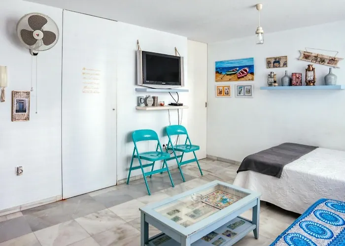 Simplistic Holiday In Cadiz Near The Beach